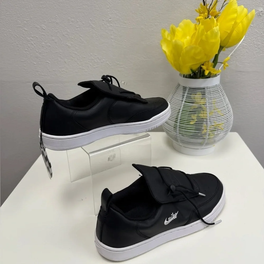 Nike Black Leather Court Shoes - Size 7 1/2